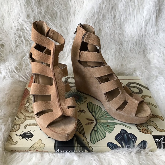 BCBGeneration Torrez Wedge - Picture 2 of 7